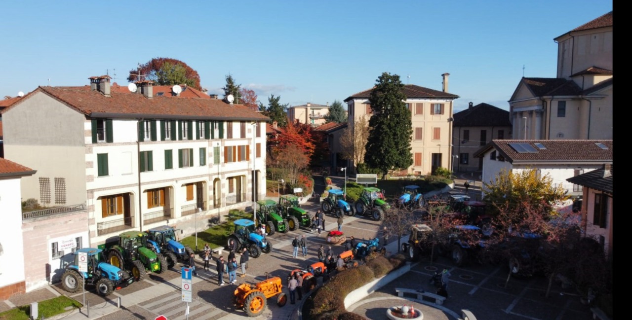 Trattori, benedizione e sfilata per la Festa del Ringraziamento