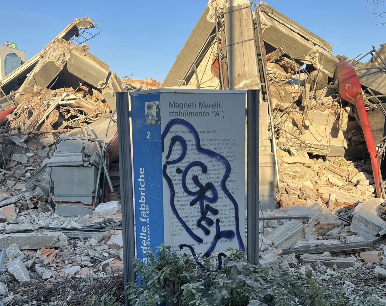 Il palazzo ex Marelli Impregilo non c’è più: demolizione terminata