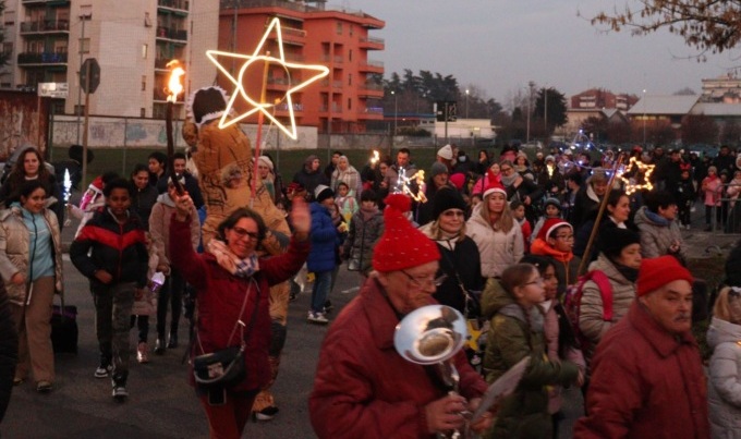 I bambini delle scuole invitano tutti  alla magica Festa della Luce e della Pace