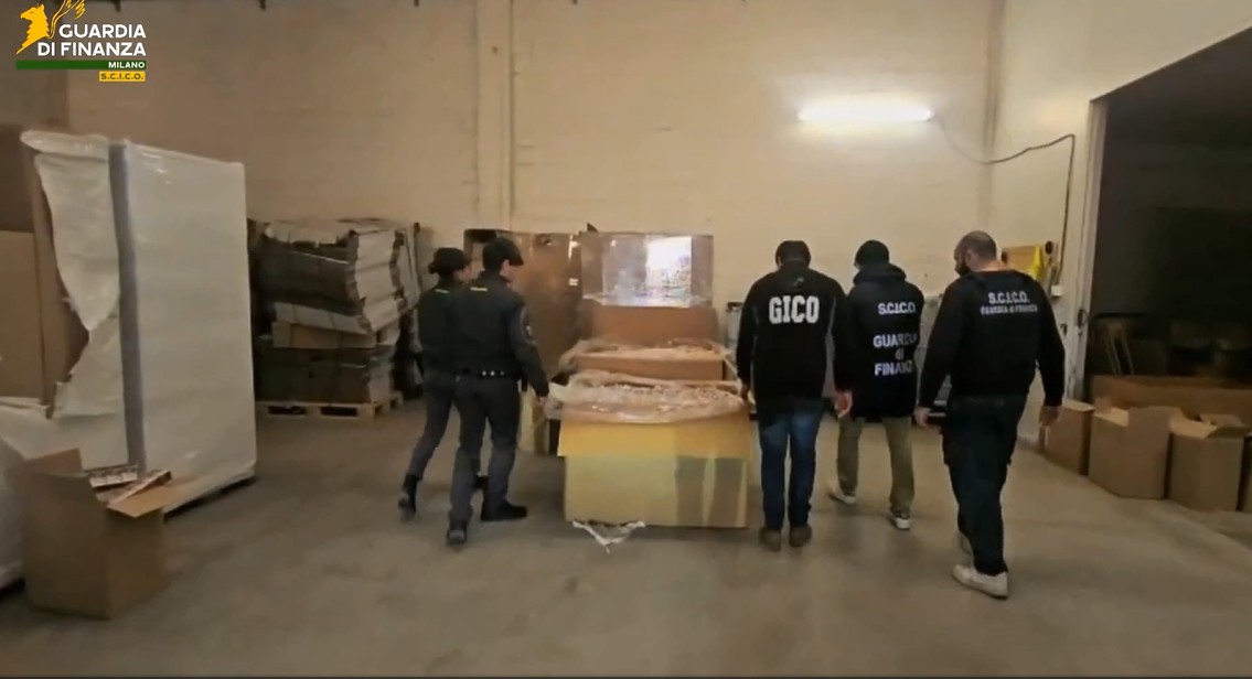 Sigarette di contrabbando: sequestrate 33 tonnellate di tabacchi