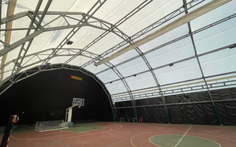 Basta perdite e spifferi grazie alla nuova tensostruttura del centro sportivo