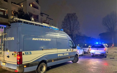 Fuochi d’artificio illegali, sequestrate 1,3 tonnellate di materiale dalla Polizia di Stato