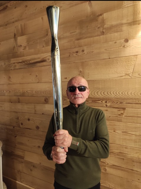 Monaco tedoforo Olimpiadi non vedente