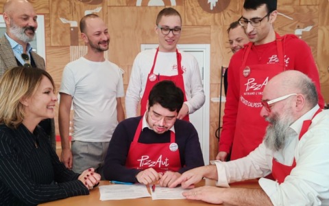 Il “Milanese dell’anno 2025” è Nico Acampora, il fondatore di PizzAut