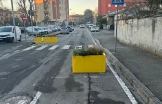 “Caro, ministro Matteo Salvini, fai togliere al sindaco quelle fioriere irregolari dalla strada”