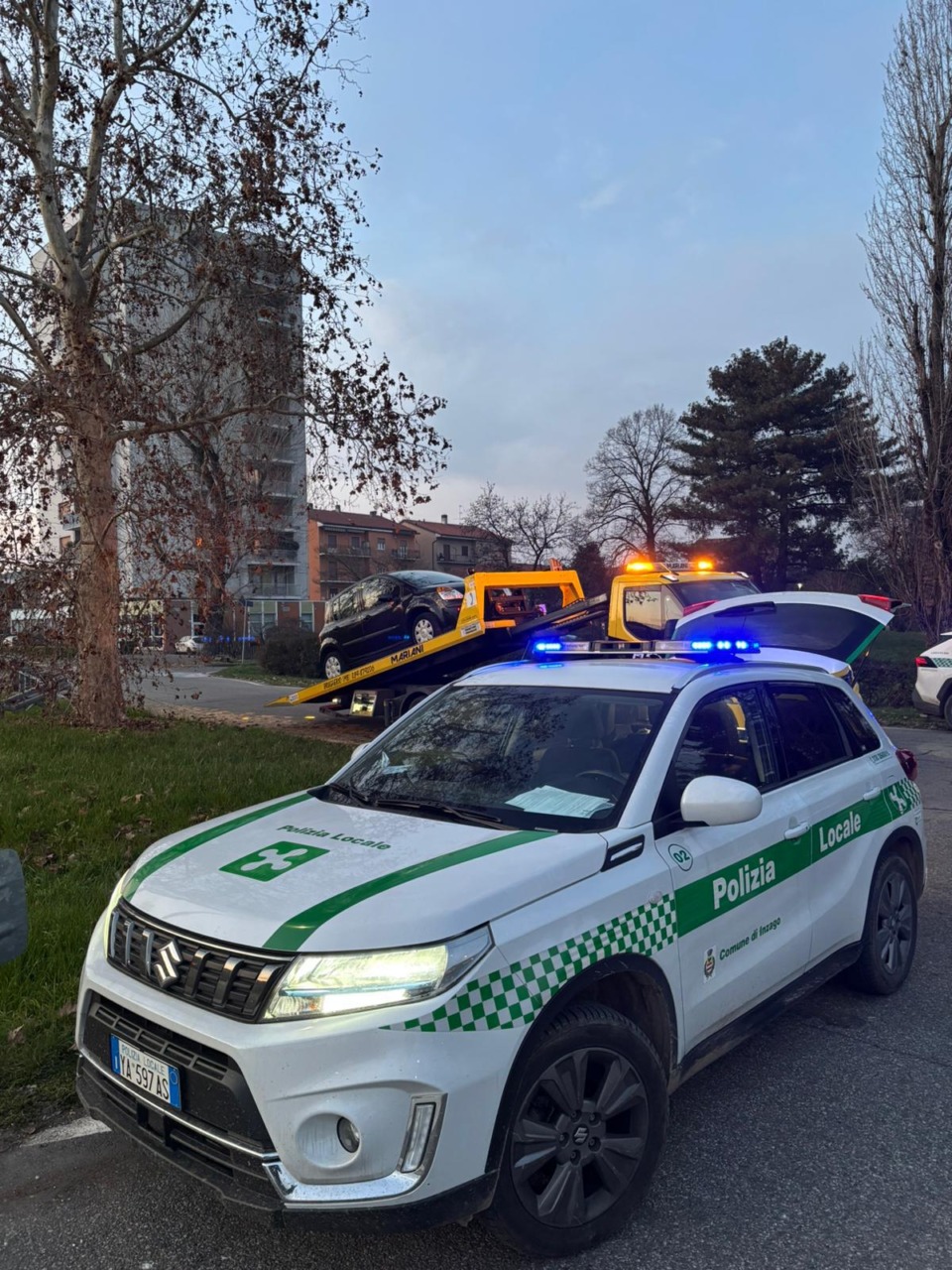 Al volante senza assicurazione e con patente scaduta: multato un cinquantenne