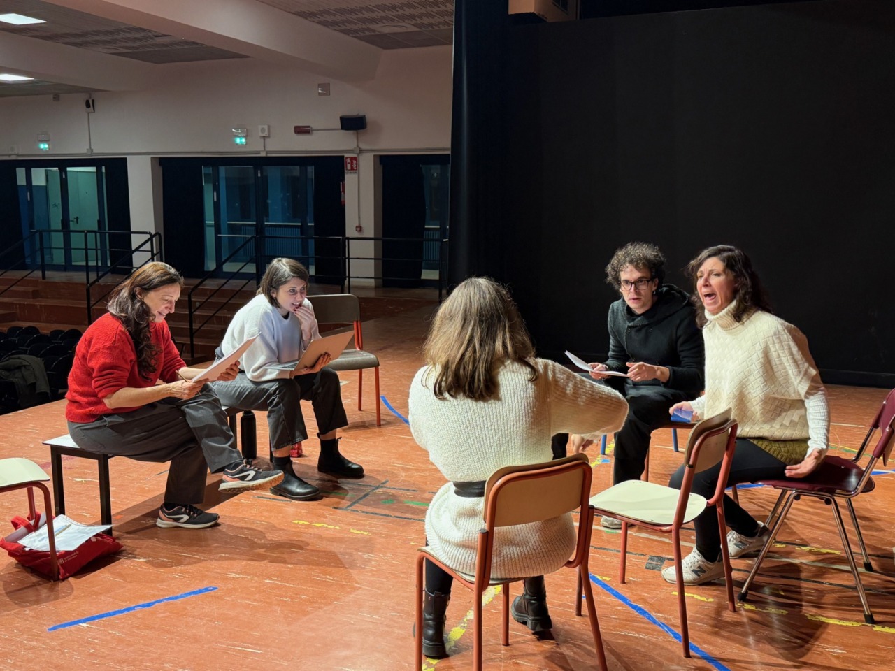 “Alice 2.0”, lavori in corso: viaggio nel laboratorio teatrale che sta preparando lo spettacolo