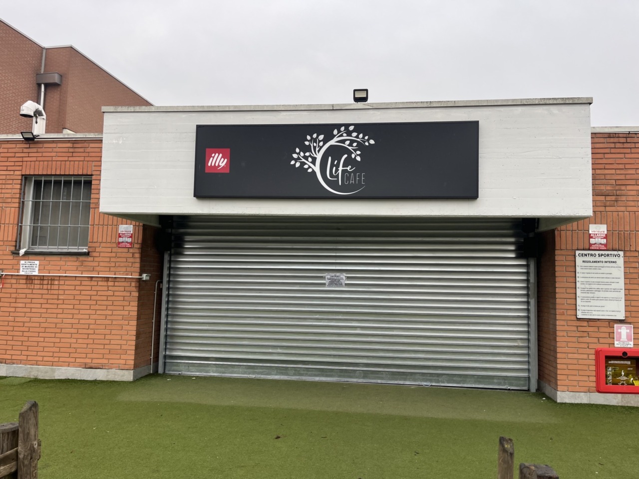 Brutta sorpresa: ha chiuso il bar del centro sportivo