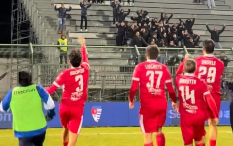 Giana, l’appello di Espinal ai tifosi: “Stiamo uniti, come si fa in una famiglia”