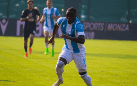 Porte girevoli alla Giana: Akammadu saluta e va al Bra