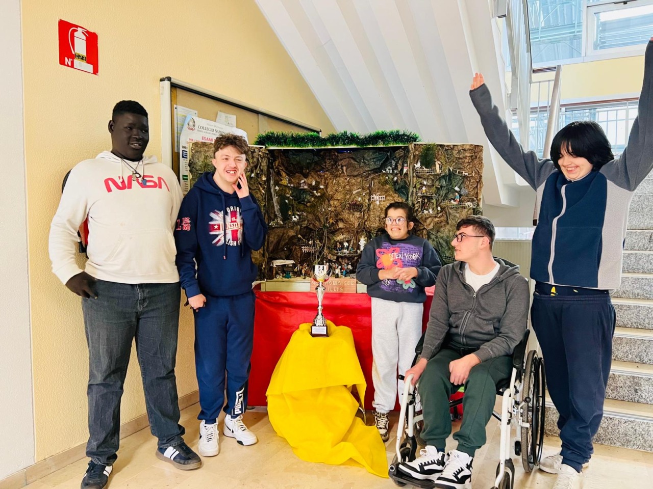 Un presepe che parla di inclusione religiosa e non solo: il trionfo dell’Iis Argentia-Majorana