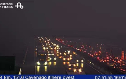 Incidente in A4, lunghe code di veicoli per i soccorsi