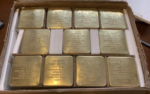 Smarrito il pacco con le pietre d’inciampo: annullata la cerimonia