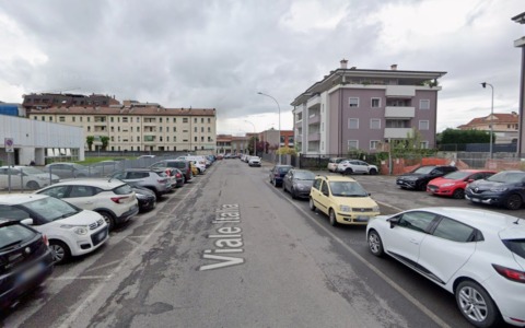 Divieto di sosta e senso unico alternato fino a fine mese davanti alla scuola primaria Ungaretti