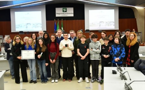 I ragazzi delle medie premiati da Regione Lombardia per l’elaborato sul dottor Geppino Micheletti