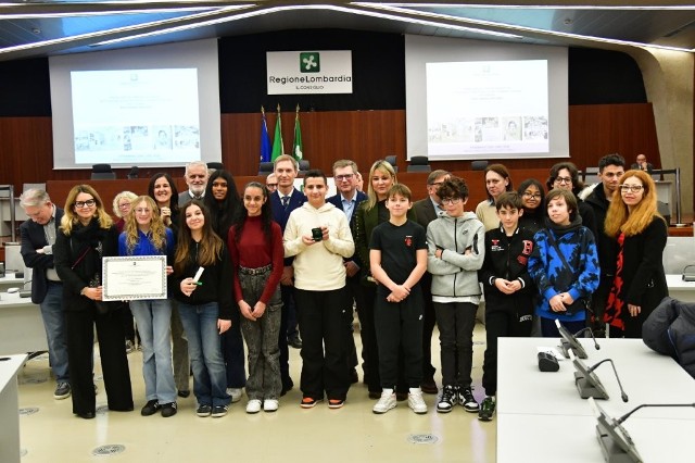 I ragazzi delle medie premiati da Regione Lombardia per l’elaborato sul dottor Geppino Micheletti