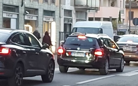 Via Veneto “chiusa”, montano le polemiche: “Ci sono ancora lunghe code”