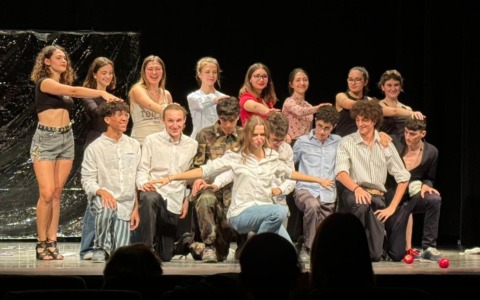 I genocidi nella storia, lo spettacolo di denuncia degli studenti del Giordano Bruno