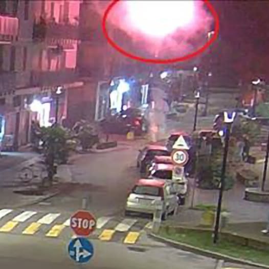 Festeggia il suo compleanno sparando fuochi d’artificio: denunciato