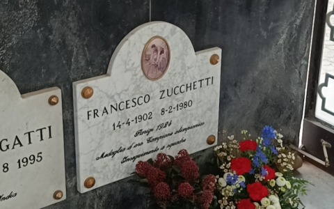 La commemorazione nell’anniversario della morte di un campione olimpico