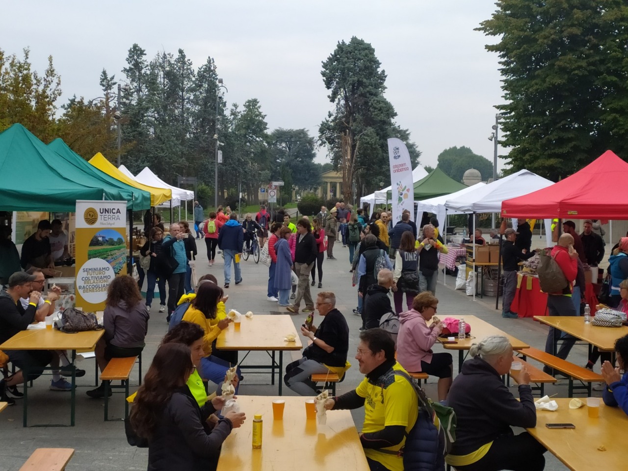 Un anno di Mercato contadino tra filiera corta, comunità e territorio