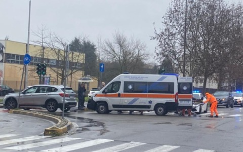 Due investiti con il monopattino elettrico, soccorsi in codice rosso