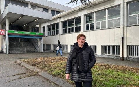 La situazione alla fermata della metropolitana M2 è fuori controllo