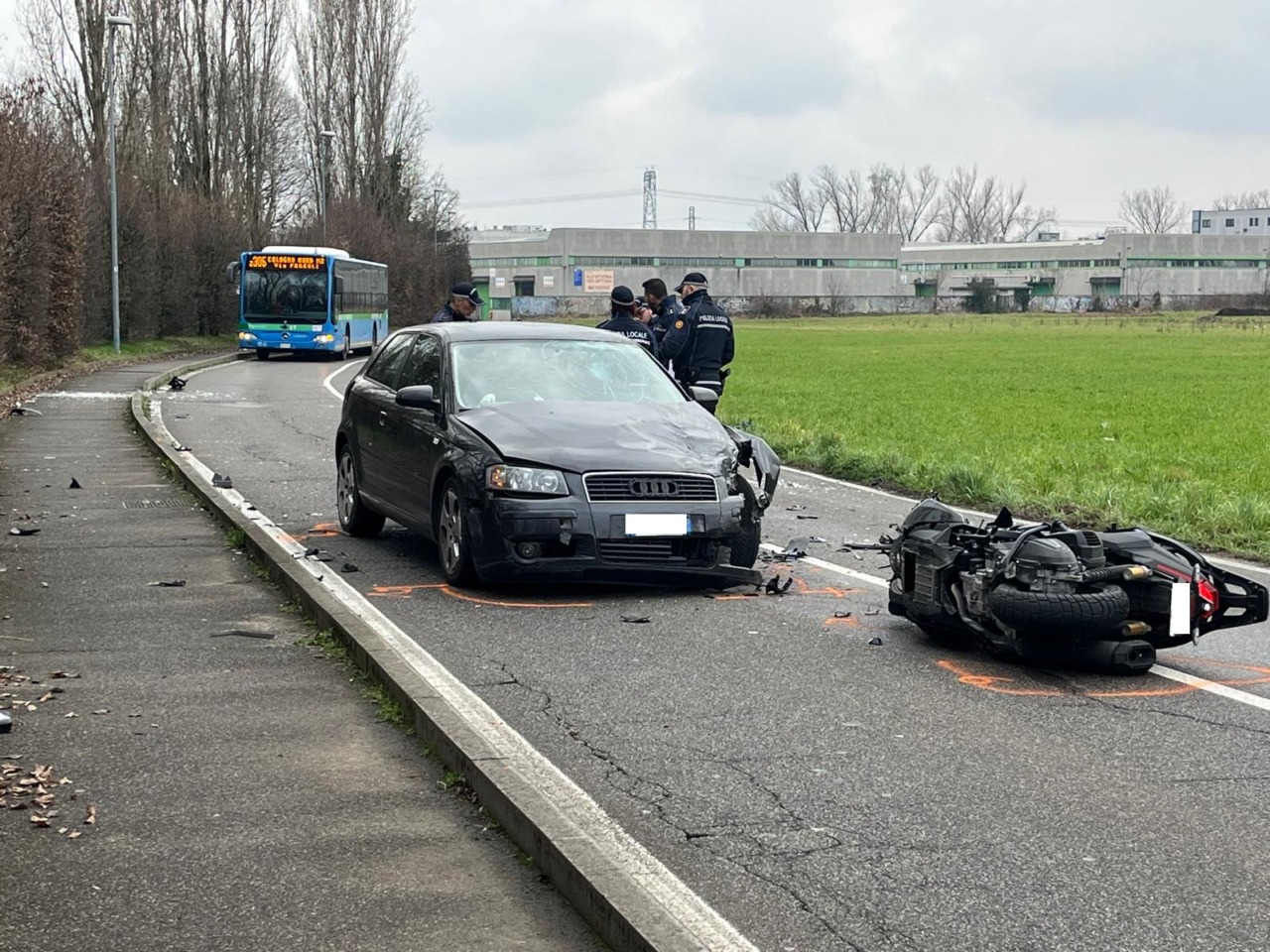 Schianto con la moto al confine tra Carugate e Cernusco: gravissimo un 20enne