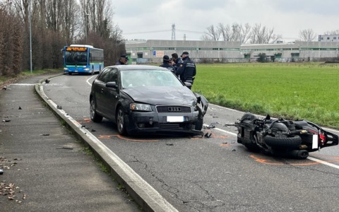 Schianto con la moto al confine tra Carugate e Cernusco: gravissimo un 20enne