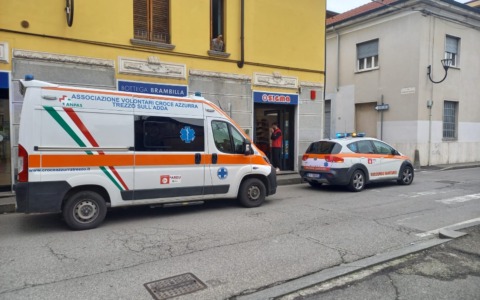Anziana si sente male al supermercato: intervengono automedica e ambulanza
