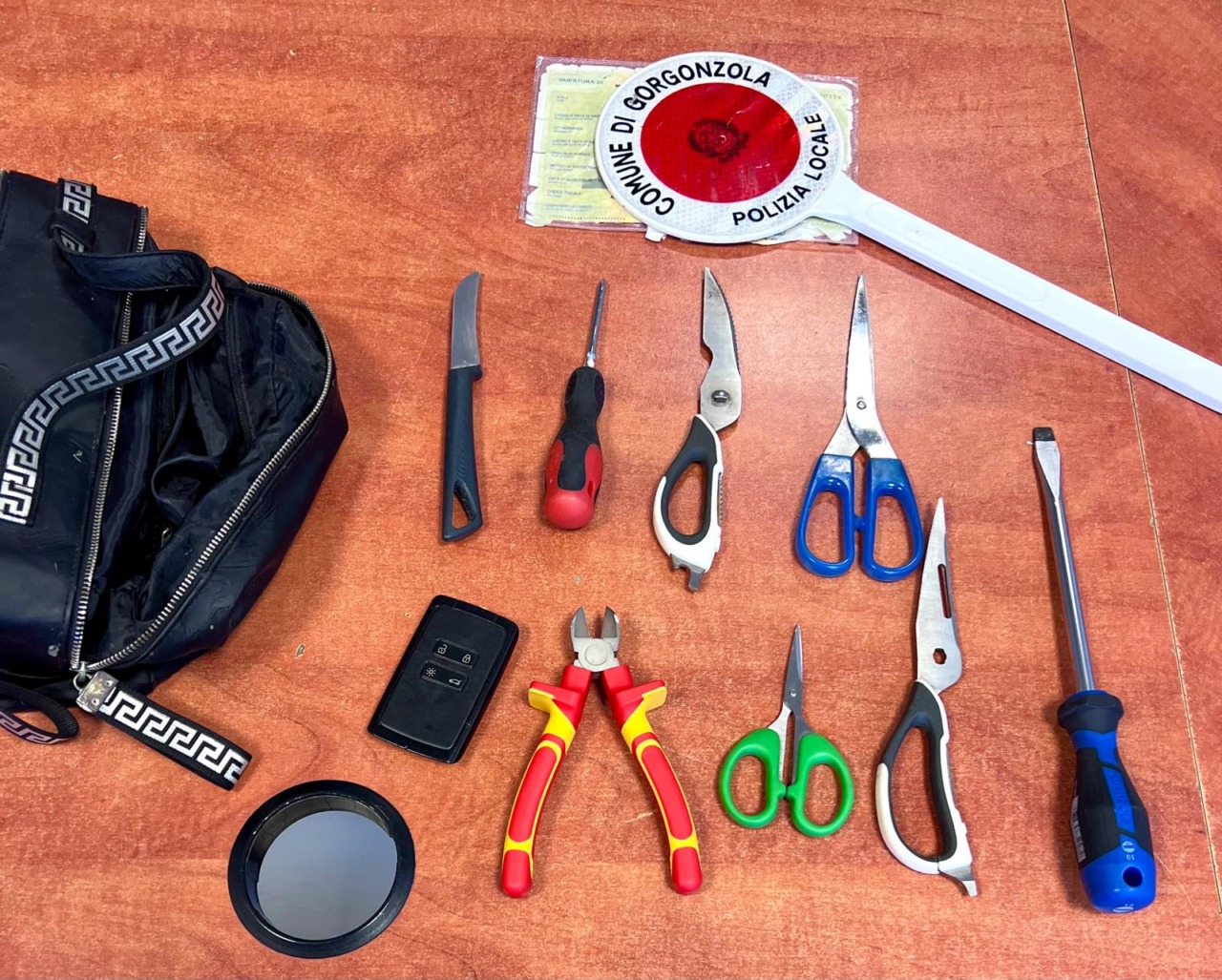 Aveva nell’auto attrezzi da scasso: fermato un 35enne con precedenti