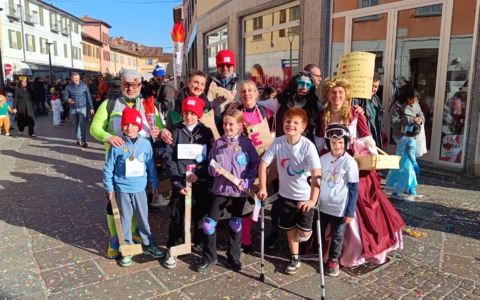 Il Carnevale di Cernusco è una valanga di entusiasmo a 5 cerchi
