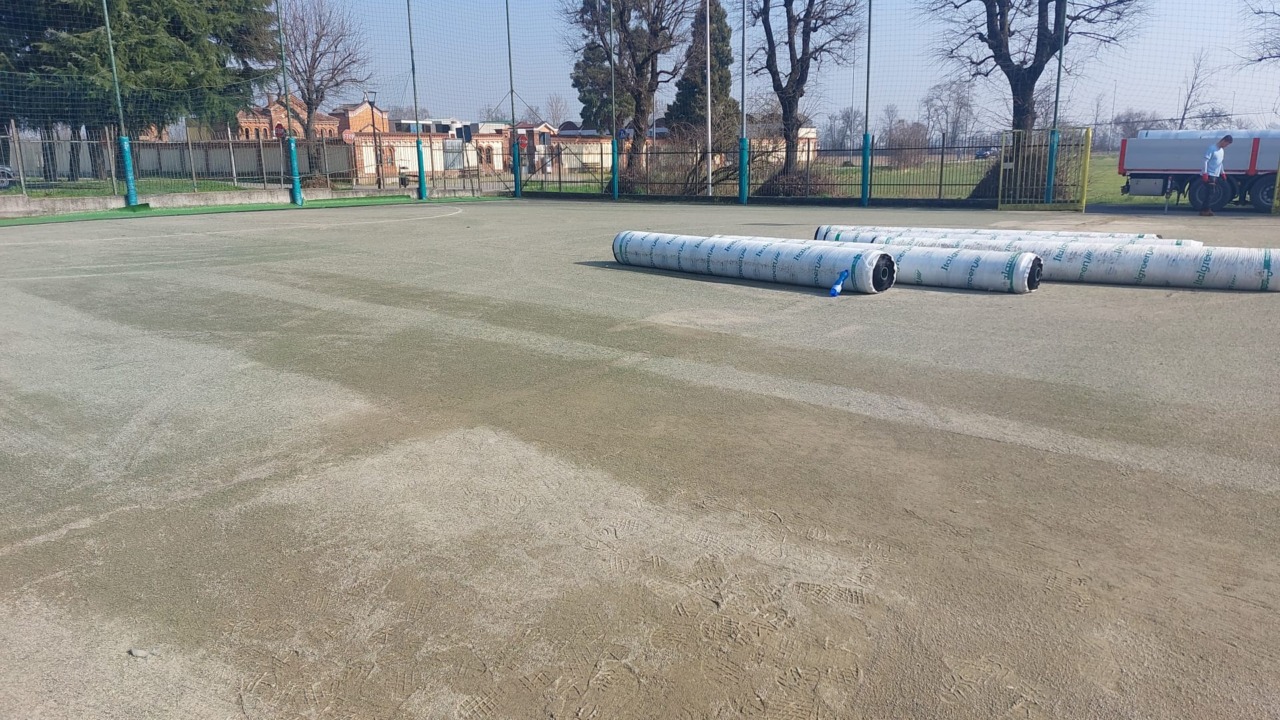 Al via i lavori al campo da calcio dell’oratorio: “Investiamo sul futuro dei ragazzi”