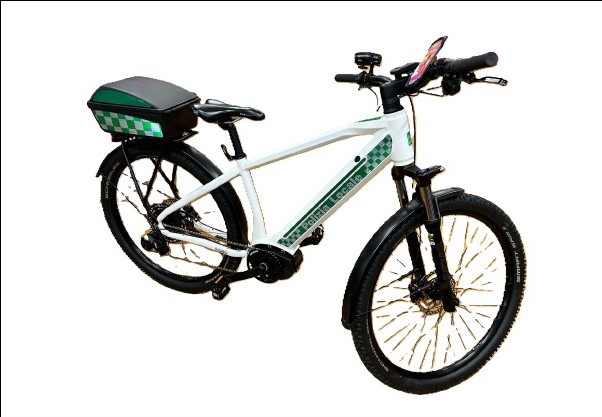 Polizia Locale in sella alle bici elettriche per pattugliare l’Alzaia del Naviglio