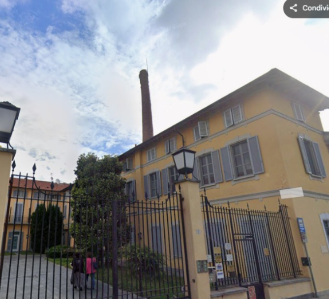 Niente da fare: la storica ciminiera dell’ex caseificio Invernizzi sarà demolita