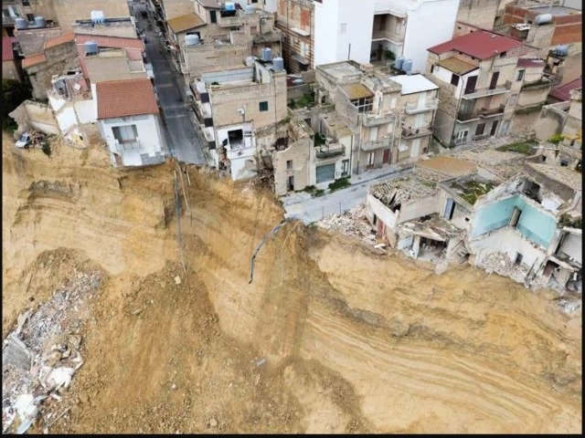 Ha una casa a Niscemi e la offre gratis a una famiglia di sfollati