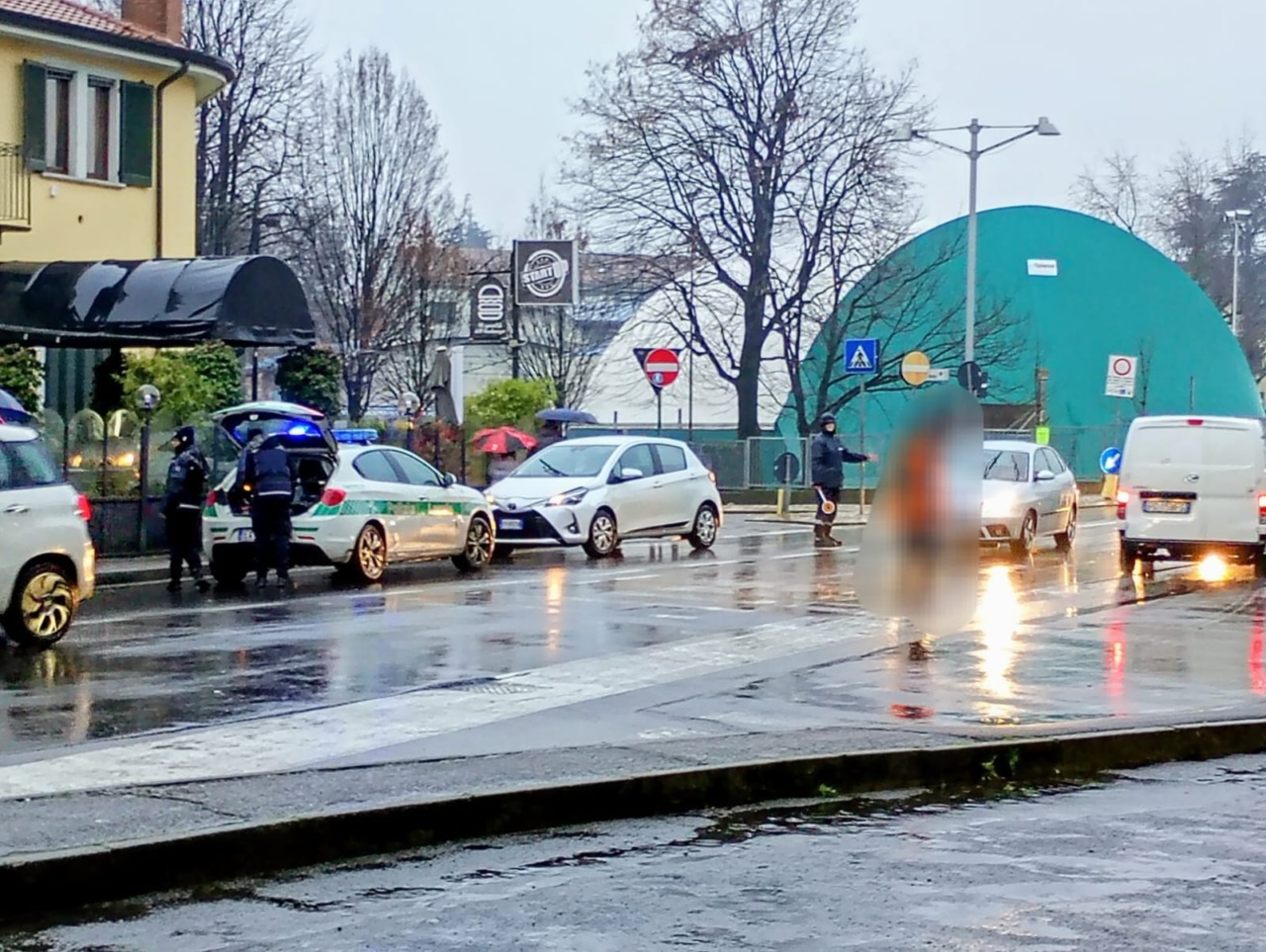 Donna di 52 anni investita da un’auto: soccorsa in codice rosso