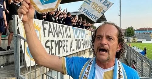 Lacrime nel tifo biancazzurro: è scomparso Lorenzo Di Stasio, storico fondatore del gruppo Fanatici