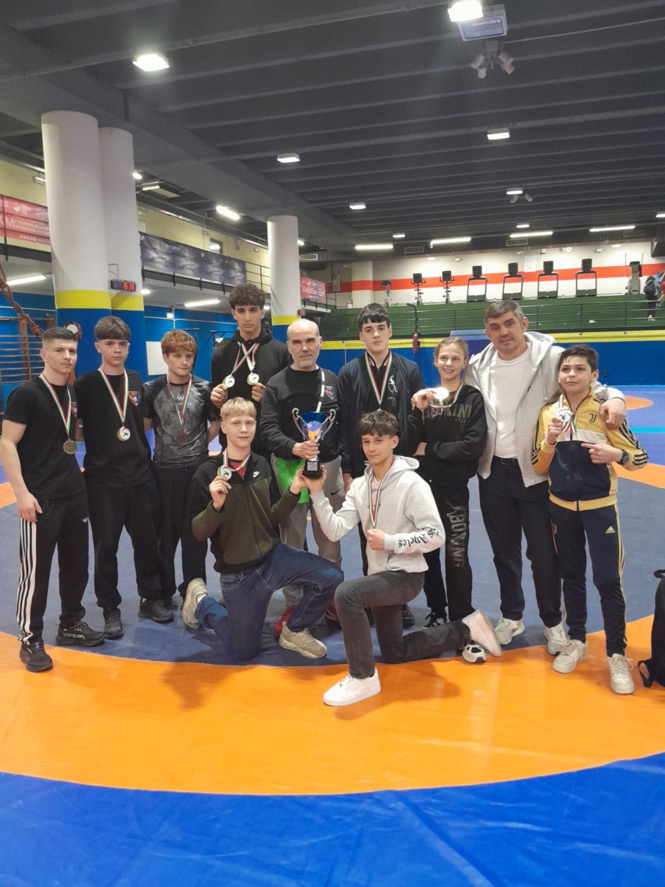 Solo medaglie per il Lotta Club Seggiano che trionfa ai campionati regionali a Torino