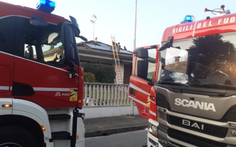 Incendio in una villetta, arrivano Vigili del fuoco e Carabinieri