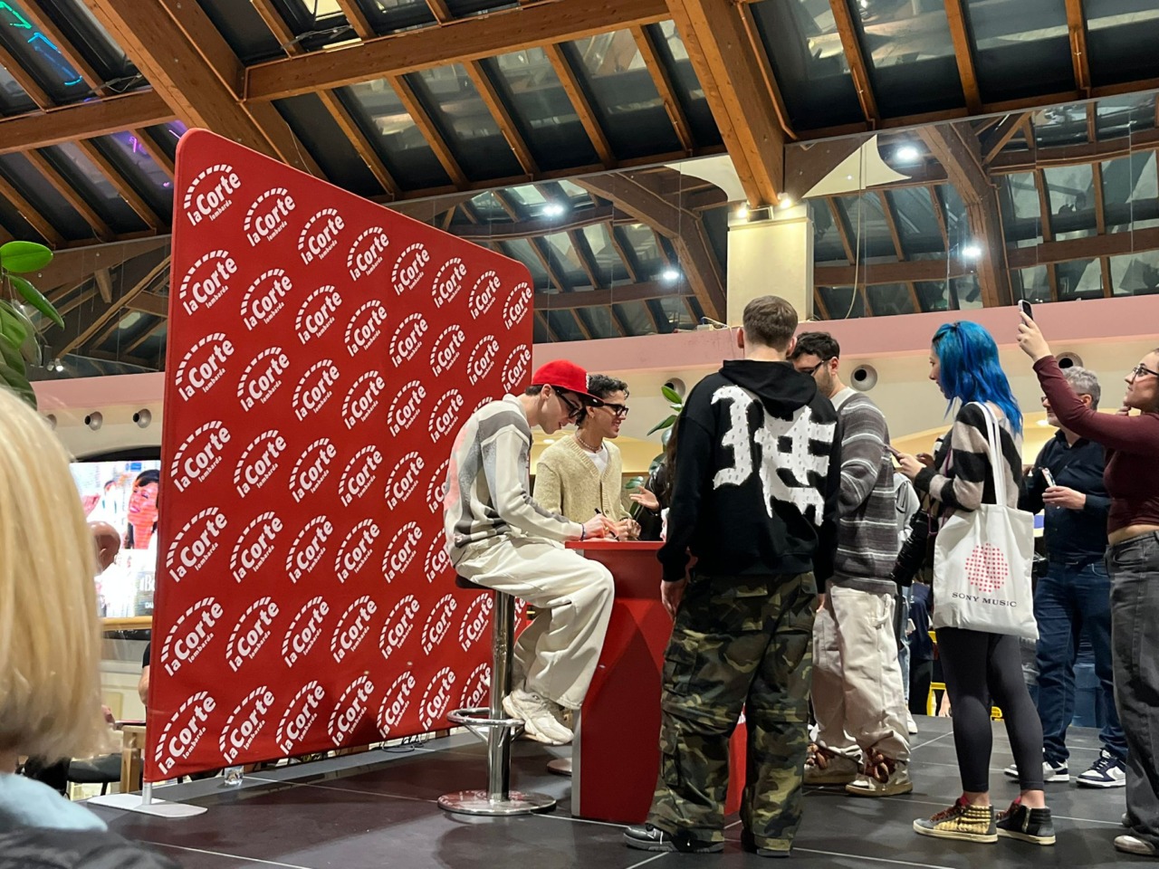 Da Sanremo a Bellinzago: LDA & AKA 7even alla Corte Lombarda