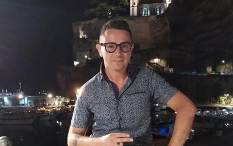 La comunità si stringe intorno ai familiari di Matteo, scomparso a soli 33 anni