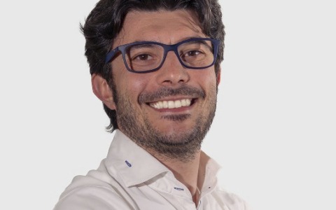 Alunni in visita alla moschea: il sindaco prende posizione, ma la polemica si allarga