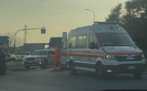 Incidente sulla ex ss 525. Ciclista investito da un mezzo pesante