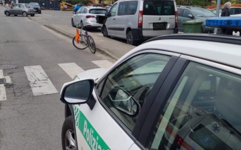 Investito da un’auto: ciclista 87enne finisce all’ospedale