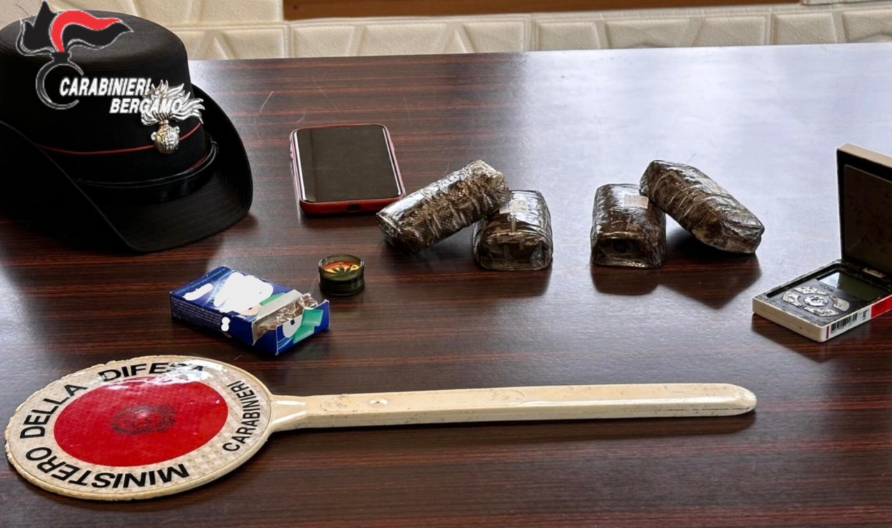 Ketamina a scuola, studentessa colta da malore: arrestato 18enne spacciatore