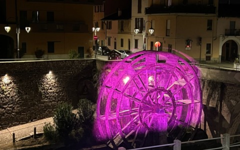 Cassano d’Adda si tinge di rosa: la città accende l’attesa per il Giro d’Italia