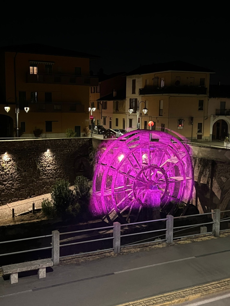 Cassano d’Adda si tinge di rosa: la città accende l’attesa per il Giro d’Italia