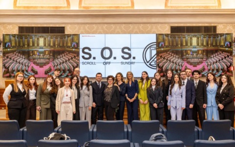 Scroll Off Sunday in Cattolica: un esperimento sociale per i giovani, senza social per 24 ore