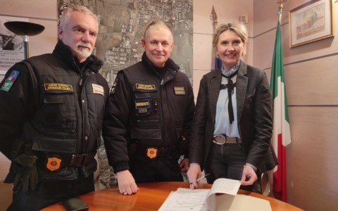 Il Comune rinnova la convenzione  “anti sporcaccioni” a tutela delle aree verdi